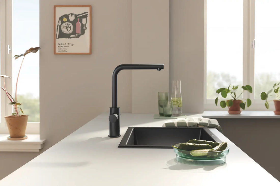 Baterie bucatarie Grohe Minta blue pure, cu posibilitate de conectare la filtru, phantom black, cu pipa extractibila