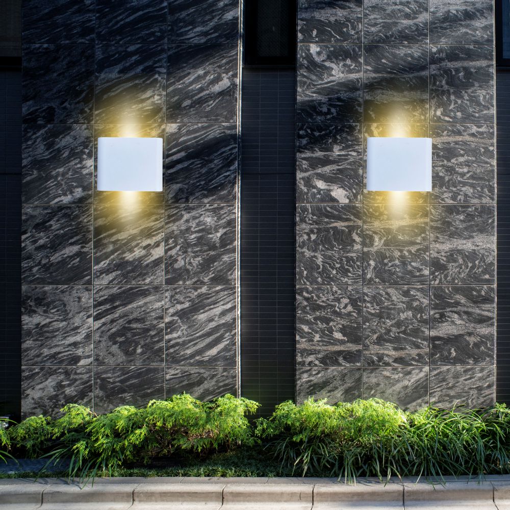 Aplica LED de exterior extra-plata, 6W=40W, 3000K, lumina calda, 540Lm, IP65