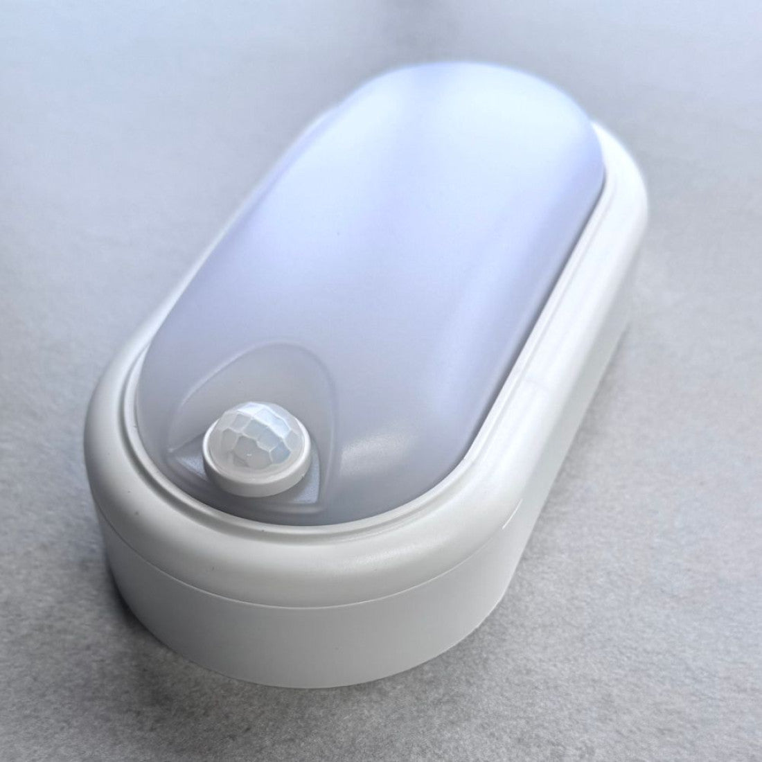 Aplica LED cu senzor de miscare 360Â°, 8W=60W, 650Lm, IP65
