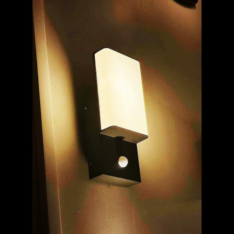 APLICA LED 18W CU SENZOR DE MISCARE EXTERIOR LUMINA CALDA